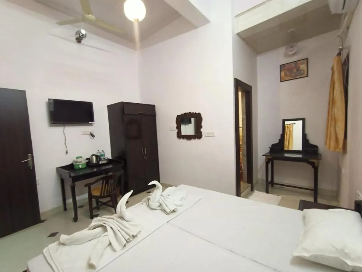 Suryakothi Guest House Ουνταϊπούρ 3*,